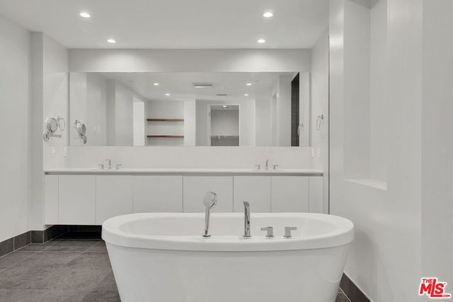 460 N Palm Drive 204, Beverly Hills, CA 90210