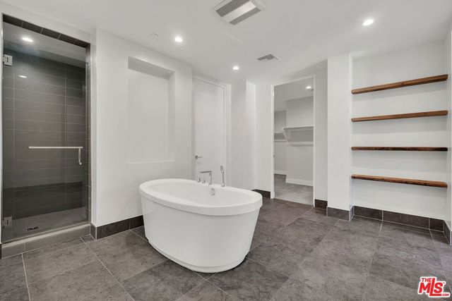 460 N Palm Drive 204, Beverly Hills, CA 90210