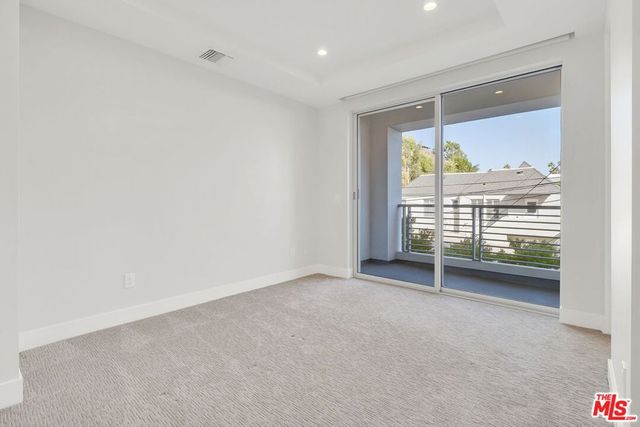 460 N Palm Drive 204, Beverly Hills, CA 90210