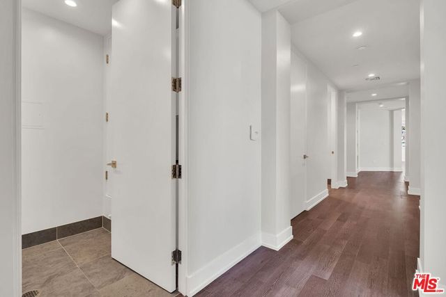 460 N Palm Drive 204, Beverly Hills, CA 90210