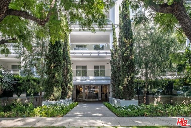 460 N Palm Drive 204, Beverly Hills, CA 90210
