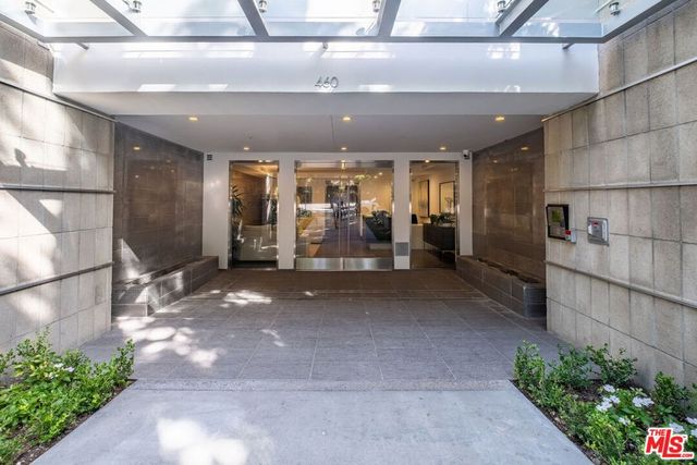 460 N Palm Drive 204, Beverly Hills, CA 90210