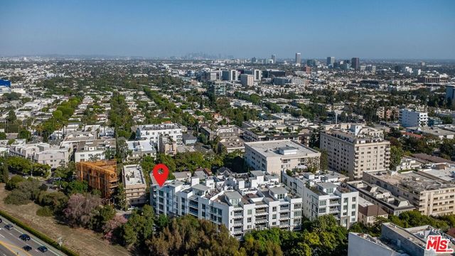 460 N Palm Drive 204, Beverly Hills, CA 90210