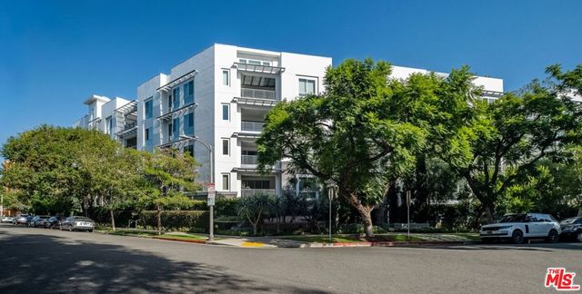 460 N Palm Drive 204, Beverly Hills, CA 90210