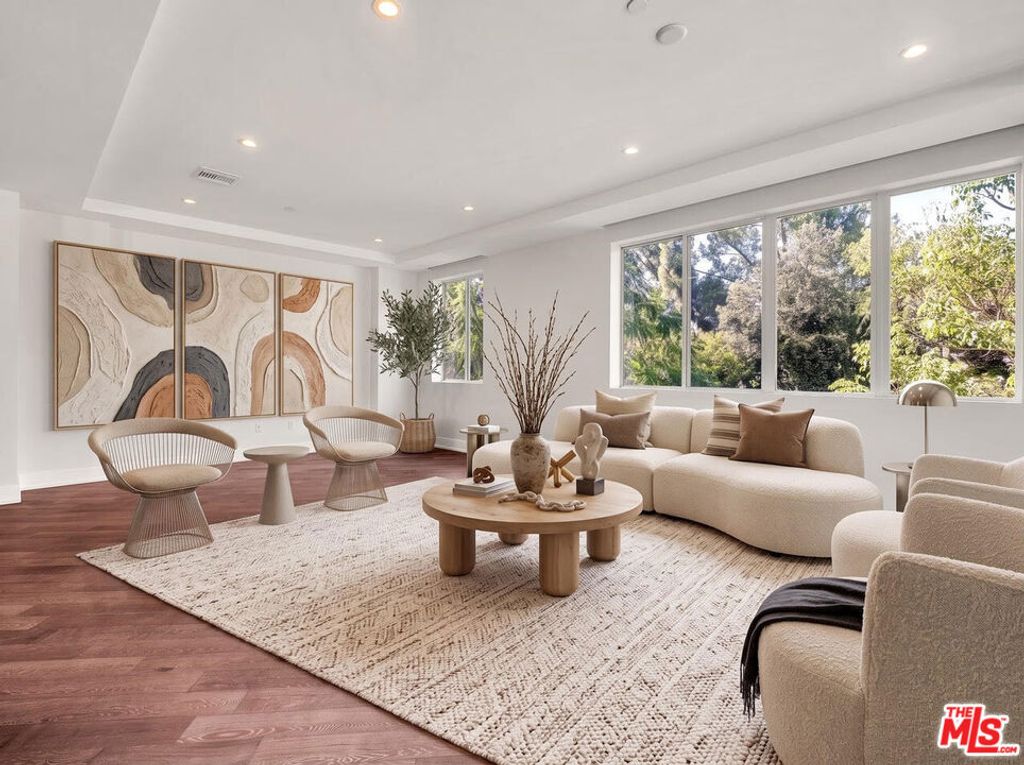 460 N Palm Drive 204, Beverly Hills, CA 90210