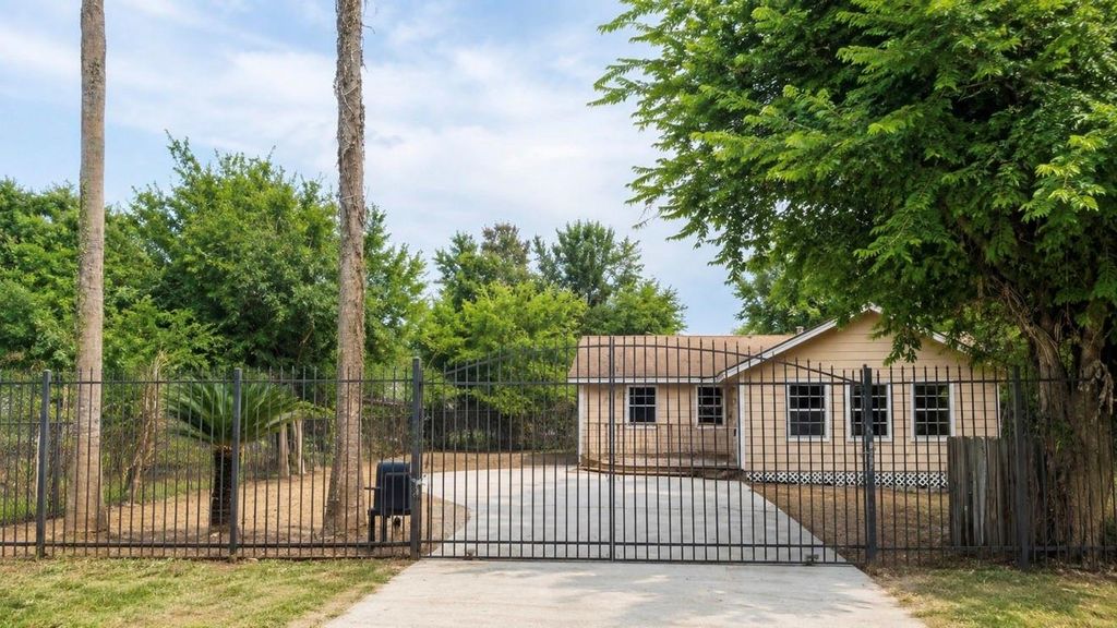 14045 Corpus Christi Street, Houston, TX 77015