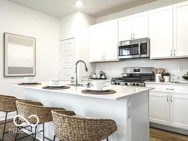 6410 Hawthorne Drive, Mccordsville, IN 46055