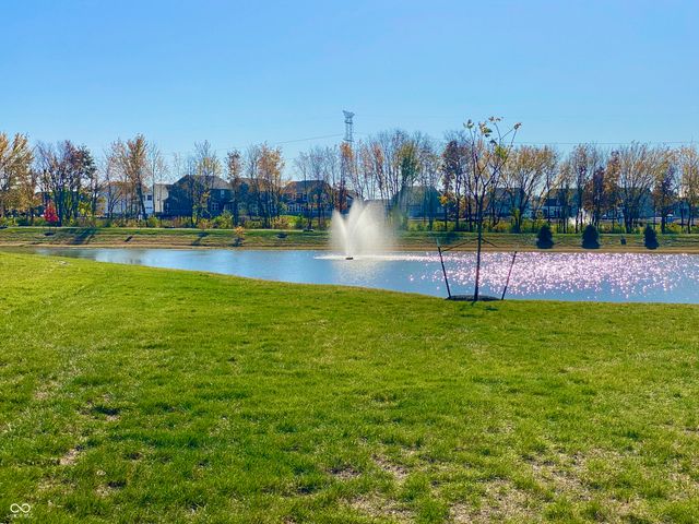 6410 Hawthorne Drive, Mccordsville, IN 46055