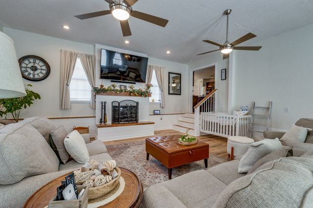 102 Copeland Dr, Mount Pleasant, TN 38474