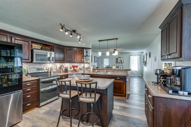 102 Copeland Dr, Mount Pleasant, TN 38474