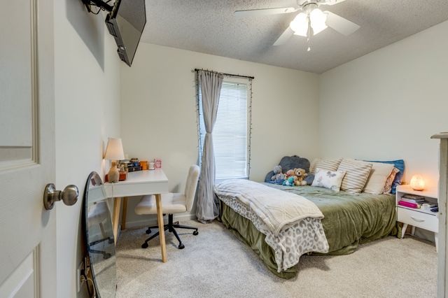 102 Copeland Dr, Mount Pleasant, TN 38474