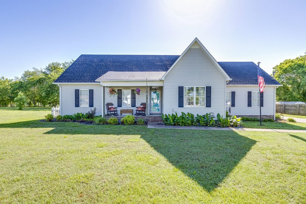 102 Copeland Dr, Mount Pleasant, TN 38474