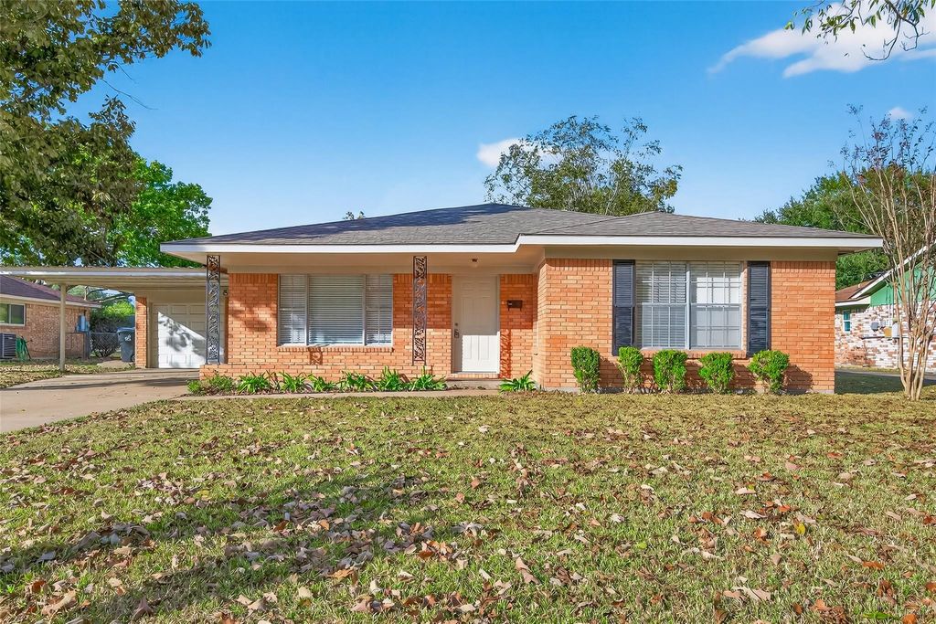 1411 Mimosa Lane, Rosenberg, TX 77471