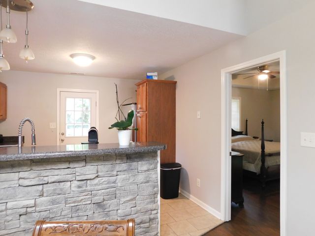 1182 Long Hollow Pike Apt G4, Gallatin, TN 37066