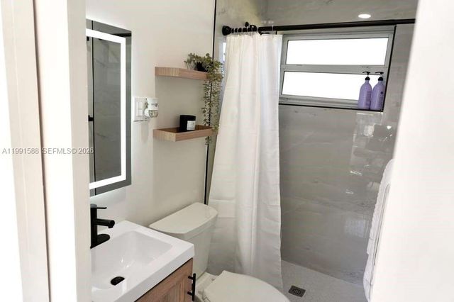 1213 NW 6th Ave, Fort Lauderdale, FL 33311