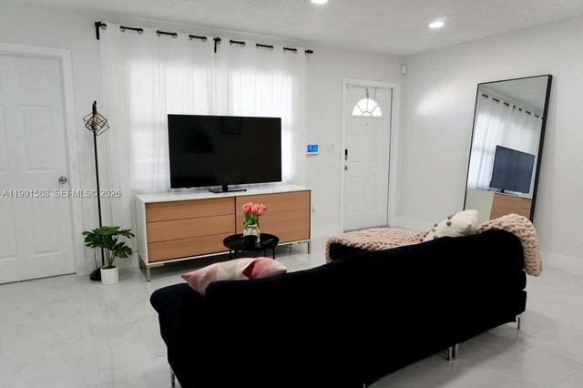 1213 NW 6th Ave, Fort Lauderdale, FL 33311