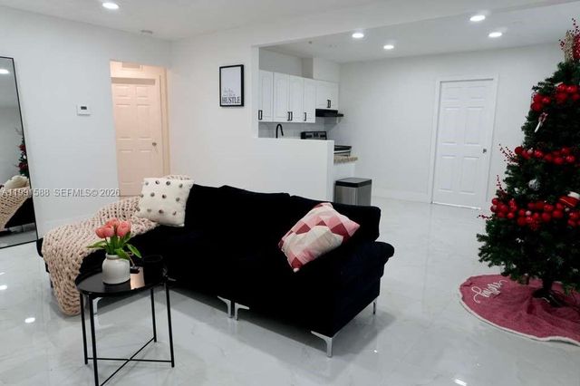 1213 NW 6th Ave, Fort Lauderdale, FL 33311