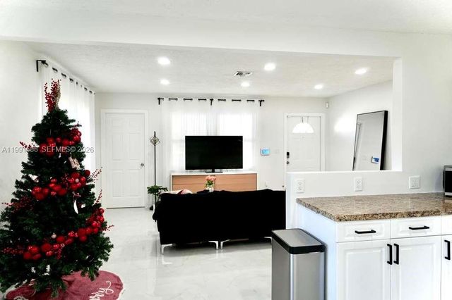 1213 NW 6th Ave, Fort Lauderdale, FL 33311