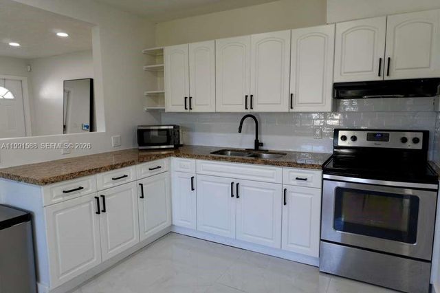 1213 NW 6th Ave, Fort Lauderdale, FL 33311