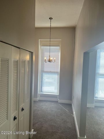 1009 S 3rd St 302, Louisville, KY 40203
