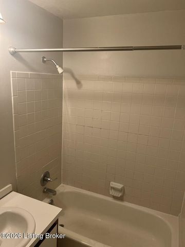 1009 S 3rd St 302, Louisville, KY 40203