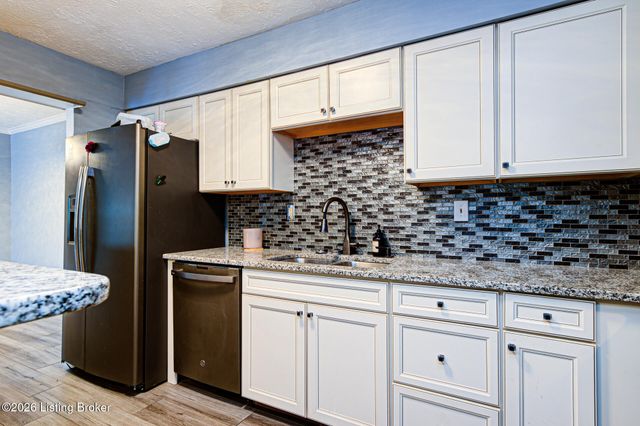 7074 Wildwood Cir APT 162, Louisville, KY 40291