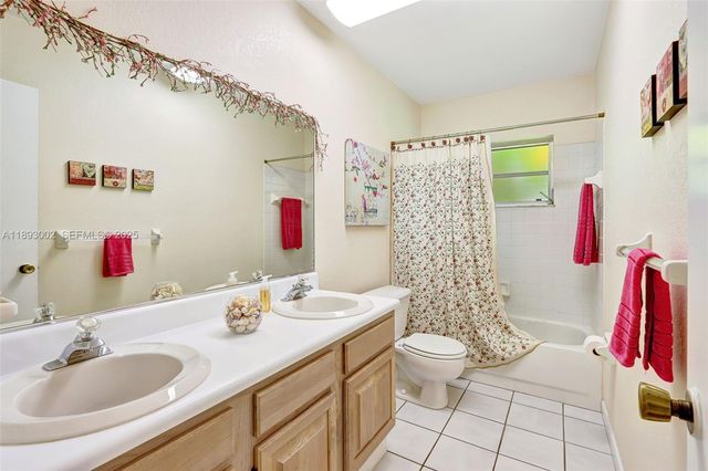 18045 SW 87th Court, Palmetto Bay, FL 33157