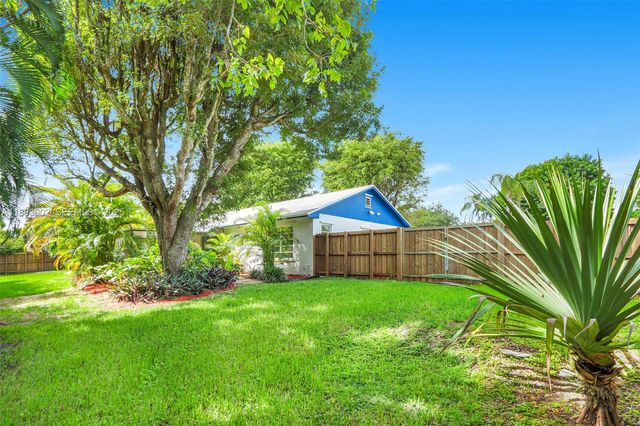 18045 SW 87th Court, Palmetto Bay, FL 33157