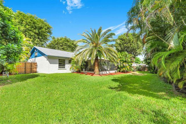 18045 SW 87th Court, Palmetto Bay, FL 33157