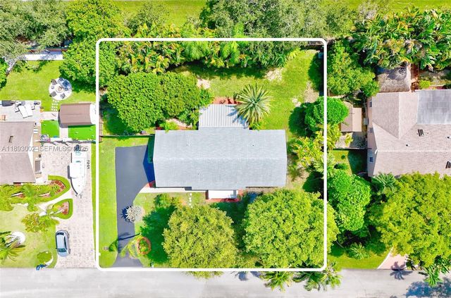 18045 SW 87th Court, Palmetto Bay, FL 33157