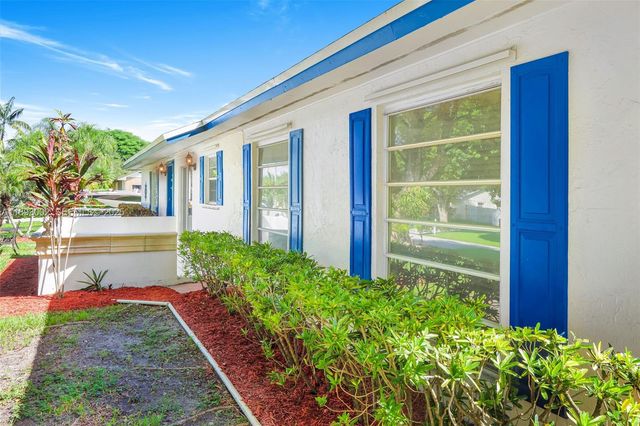 18045 SW 87th Court, Palmetto Bay, FL 33157