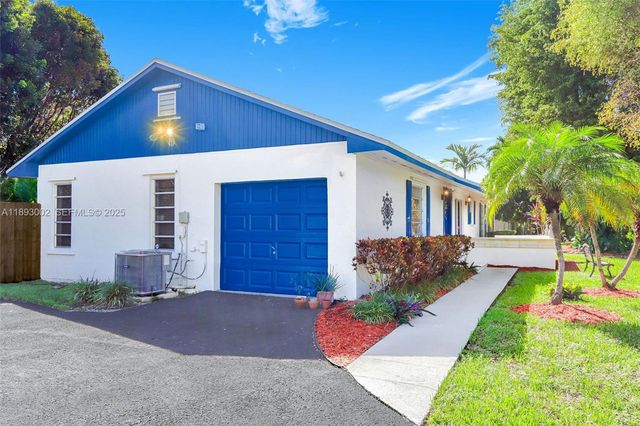 18045 SW 87th Court, Palmetto Bay, FL 33157
