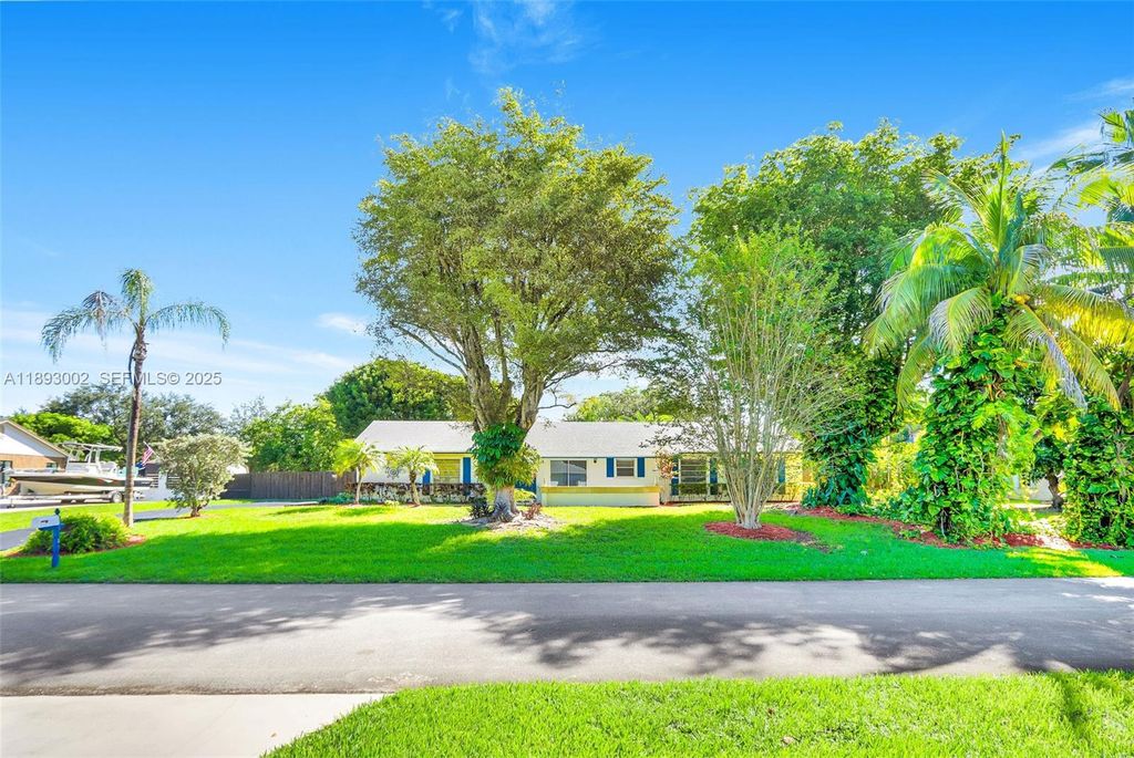18045 SW 87th Court, Palmetto Bay, FL 33157