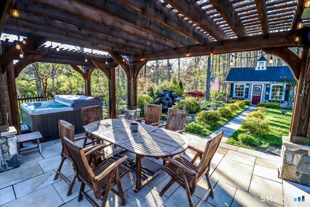 100 Hawthorne Lane, New Milford, CT 06776