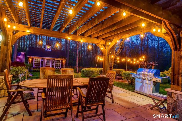 100 Hawthorne Lane, New Milford, CT 06776