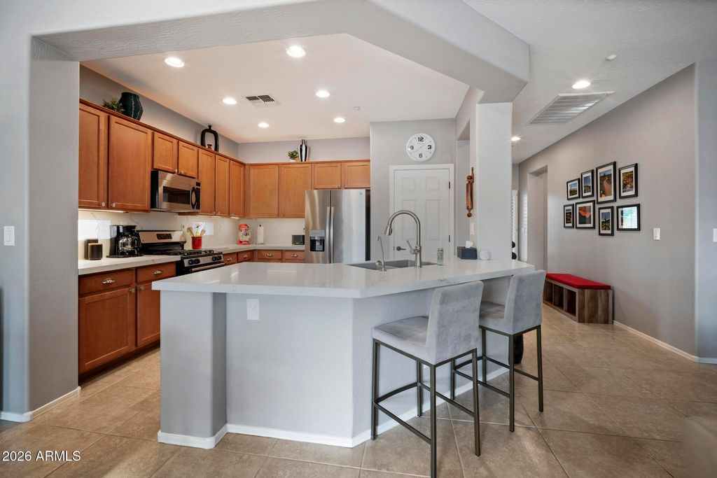 1922 W WHITMAN Court, Anthem, AZ 85086 — photo 2