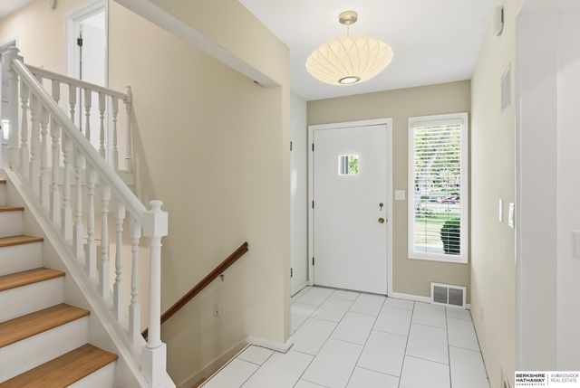 8101 Walnut Circle, Omaha, NE 68124