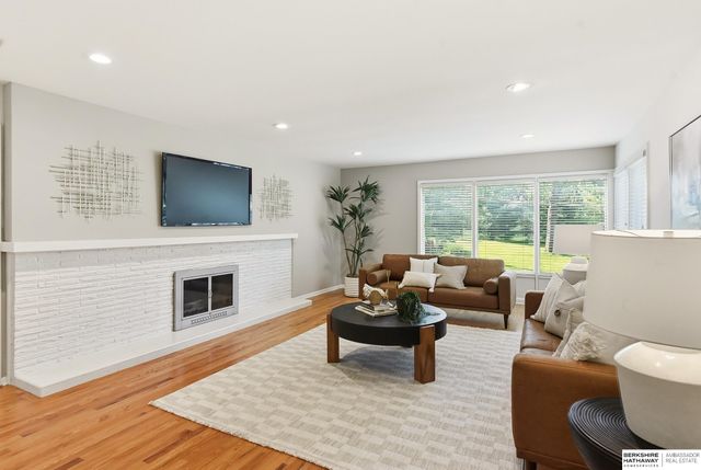 8101 Walnut Circle, Omaha, NE 68124