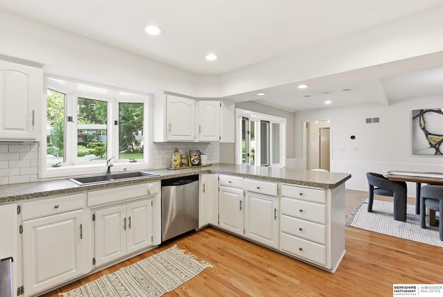 8101 Walnut Circle, Omaha, NE 68124