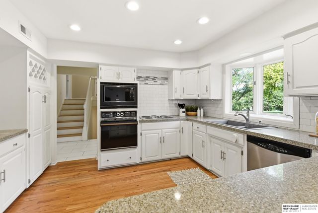 8101 Walnut Circle, Omaha, NE 68124