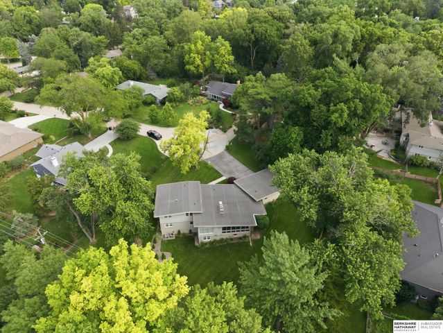 8101 Walnut Circle, Omaha, NE 68124