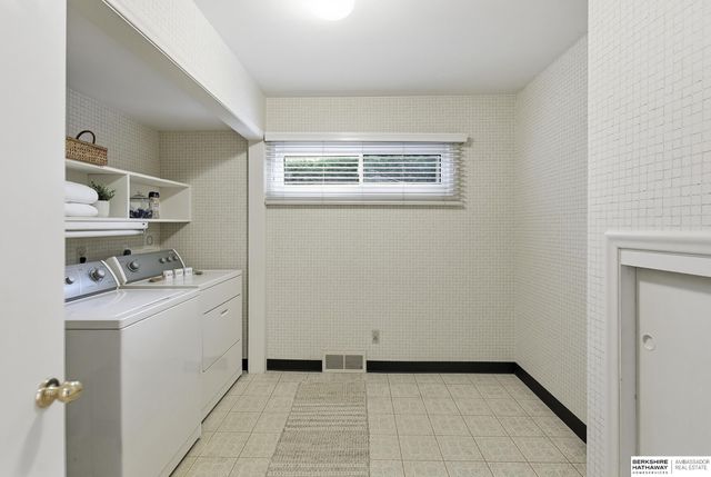 8101 Walnut Circle, Omaha, NE 68124