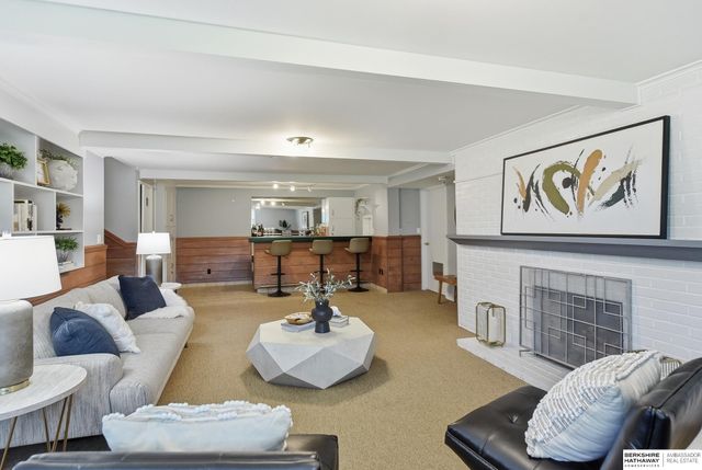 8101 Walnut Circle, Omaha, NE 68124