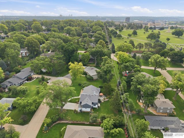 8101 Walnut Circle, Omaha, NE 68124