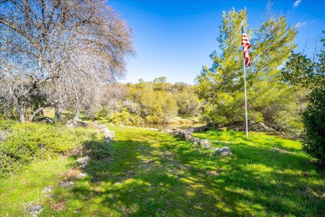 13936 Oak Ridge Rd, Penn Valley, CA 95946