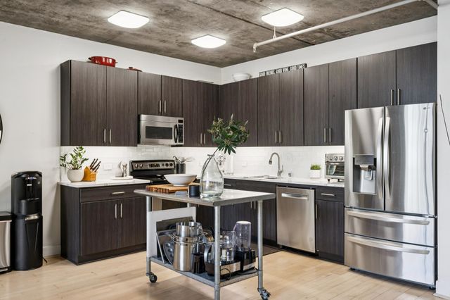 311 Oak St 720, Oakland, CA 94607