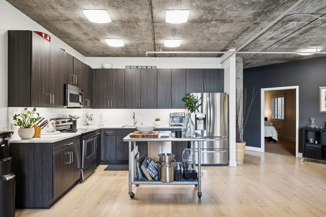 311 Oak St 720, Oakland, CA 94607