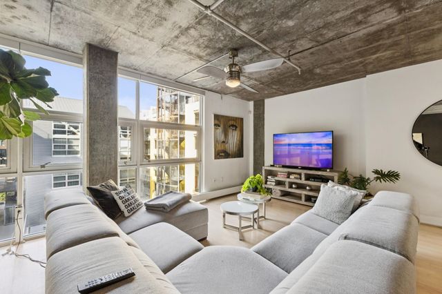 311 Oak St 720, Oakland, CA 94607