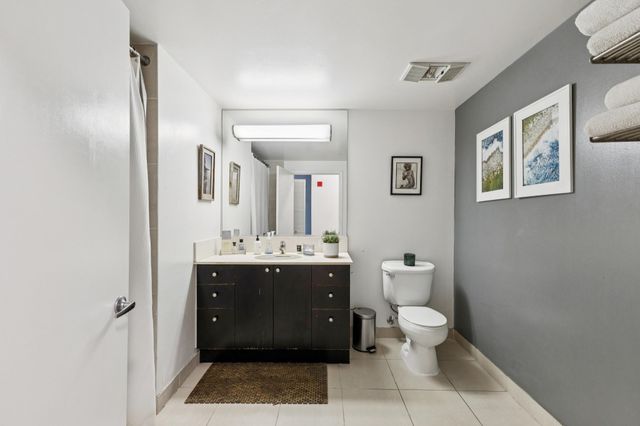 311 Oak St 720, Oakland, CA 94607