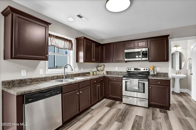 106 S Onslow Street, Richlands, NC 28574